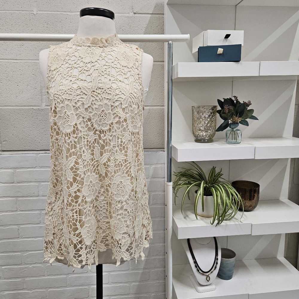 Lace Sleeveless Top